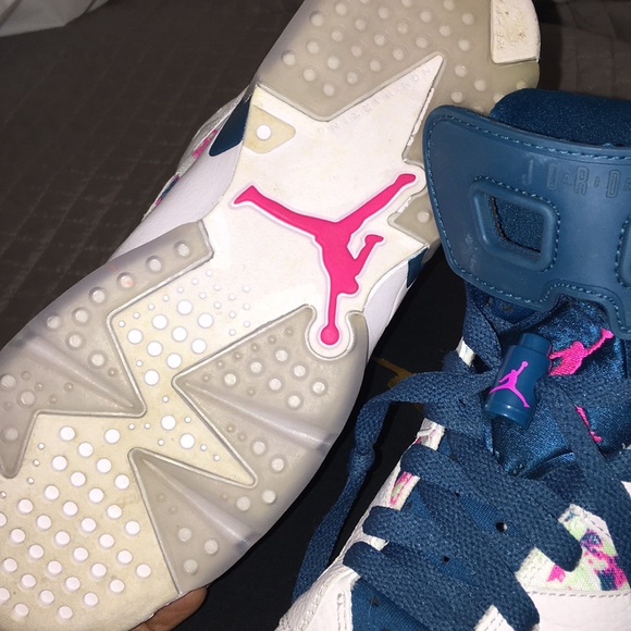 Air Jordan 6 Retro - Picture 7 of 8